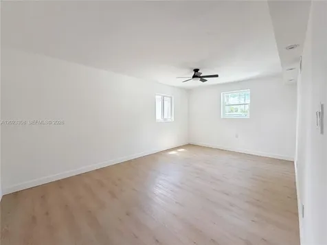 313 SW 1st Street Hallandale Beach FL 33009
