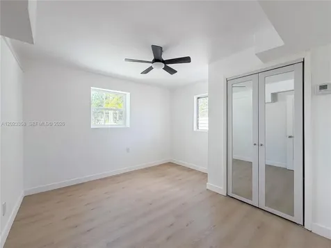 313 SW 1st Street Hallandale Beach FL 33009