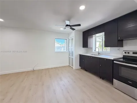 313 SW 1st Street Hallandale Beach FL 33009