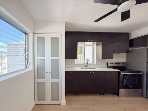 313 SW 1st Street Hallandale Beach FL 33009