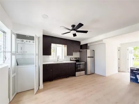 313 SW 1st Street Hallandale Beach FL 33009
