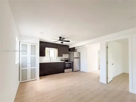313 SW 1st Street Hallandale Beach FL 33009