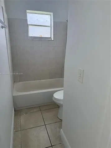 4495 NW 9th Street Miami FL 33126
