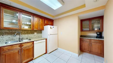 3140 S Ocean Drive Hallandale Beach FL 33009