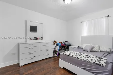7232 SW 94th Place Miami FL 33173