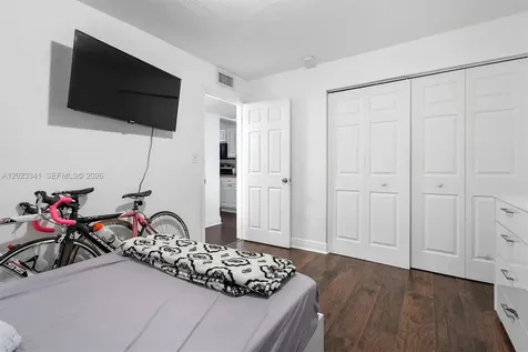 7232 SW 94th Place Miami FL 33173