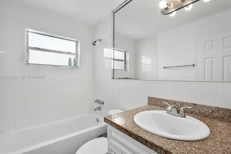7232 SW 94th Place Miami FL 33173