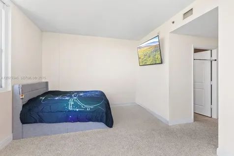 2641 N Flamingo Road Sunrise FL 33323