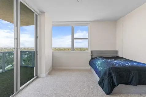 2641 N Flamingo Road Sunrise FL 33323