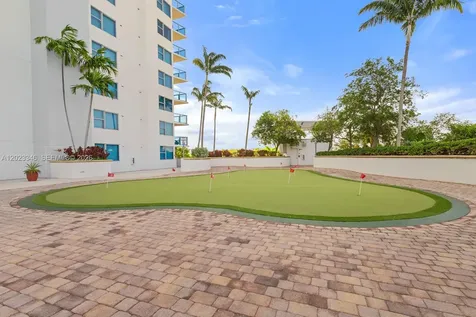 2641 N Flamingo Road Sunrise FL 33323