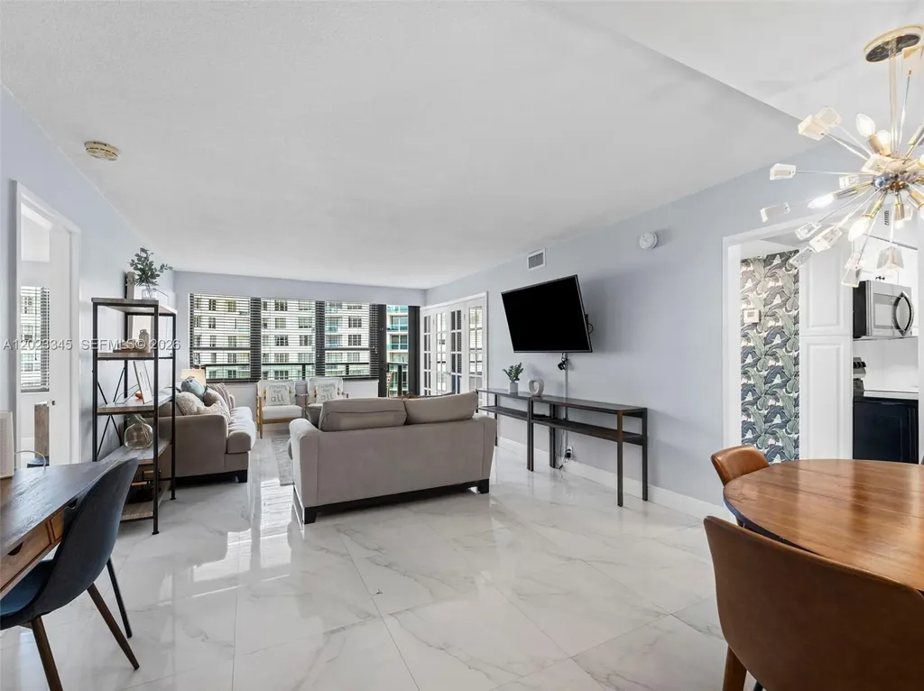 5225 Collins Avenue Miami Beach FL 33140