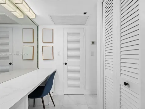 5225 Collins Avenue Miami Beach FL 33140