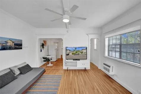 717 Espanola Way Miami Beach FL 33139