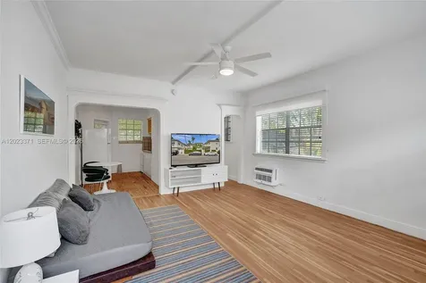 717 Espanola Way Miami Beach FL 33139
