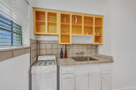 717 Espanola Way Miami Beach FL 33139