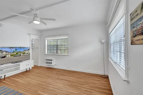 717 Espanola Way Miami Beach FL 33139