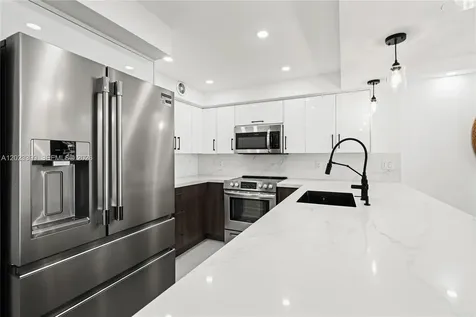 5701 Collins Avenue Miami Beach FL 33140
