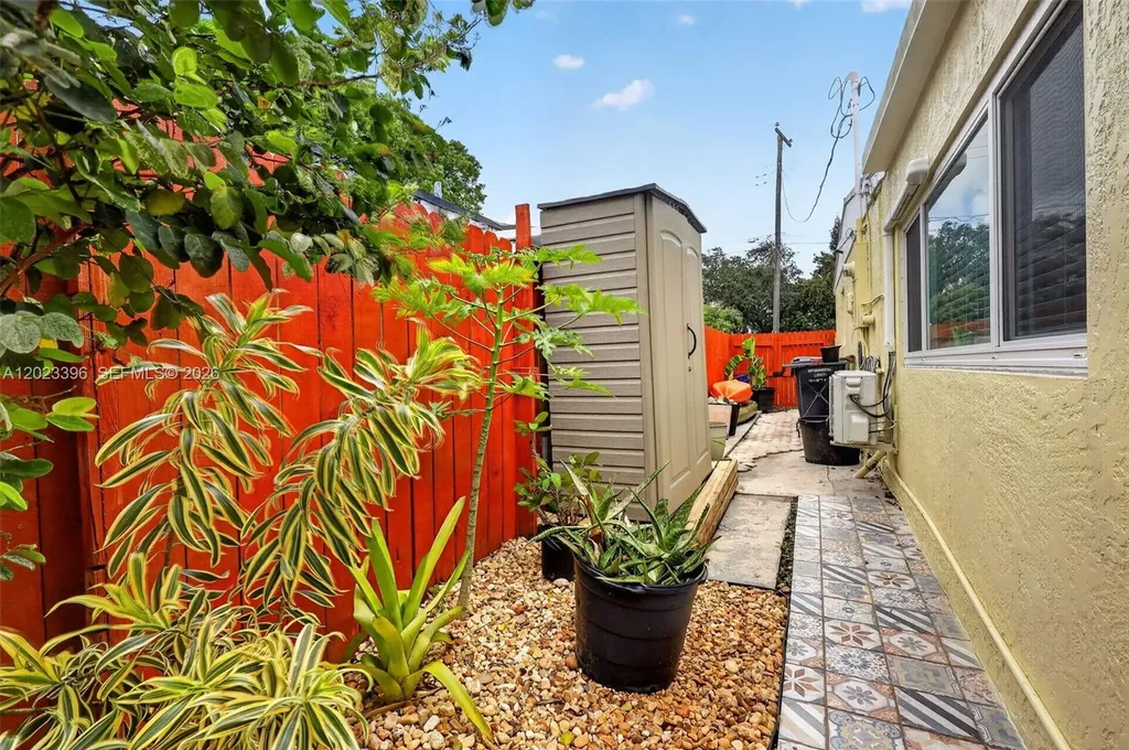 2730 Sherman Street Hollywood FL 33020