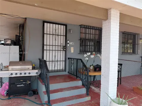 2140 NW 1st Terrace Miami FL 33125