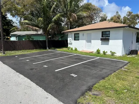 251-253 SW 11th Street Dania Beach FL 33004
