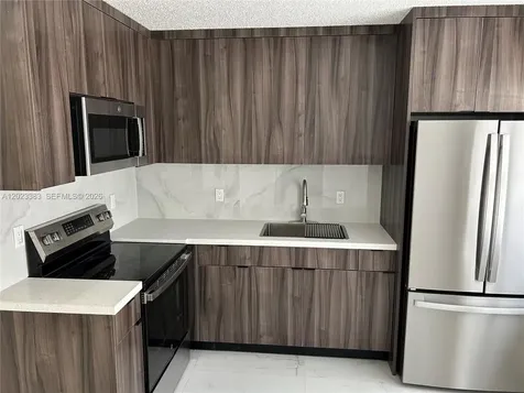 251-253 SW 11th Street Dania Beach FL 33004