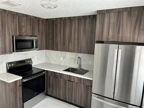 251-253 SW 11th Street Dania Beach FL 33004