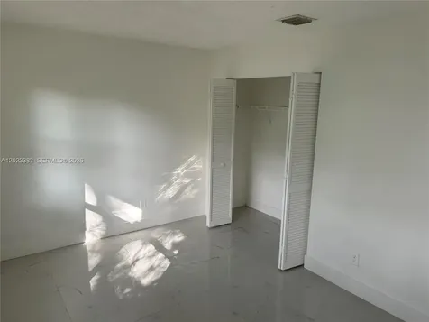 251-253 SW 11th Street Dania Beach FL 33004