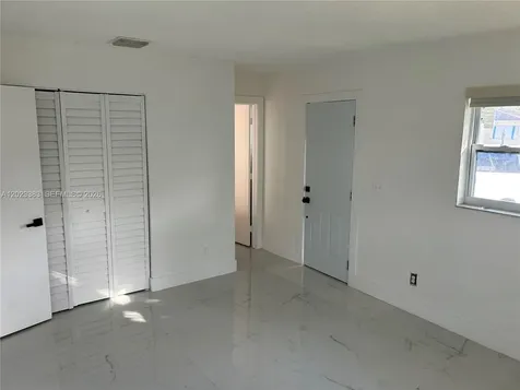 251-253 SW 11th Street Dania Beach FL 33004