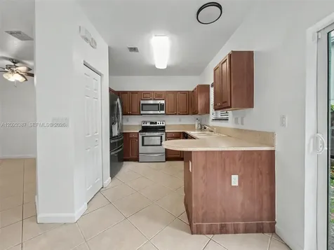 9267 SW 220th Terrace Cutler Bay FL 33190