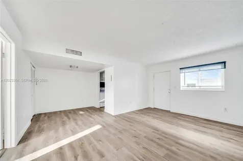 2011 Bay Drive Miami Beach FL 33141