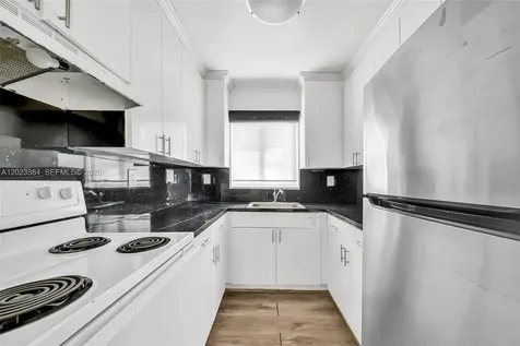 2011 Bay Drive Miami Beach FL 33141