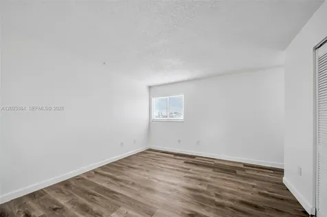 2011 Bay Drive Miami Beach FL 33141