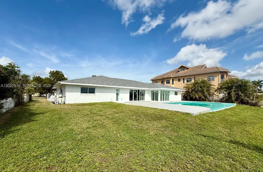 111 E North Shore Avenue Other City - In The State Of Florida FL 33917