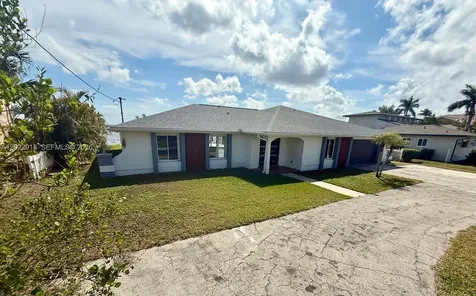 111 E North Shore Avenue Other City - In The State Of Florida FL 33917