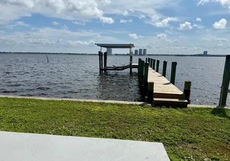 111 E North Shore Avenue Other City - In The State Of Florida FL 33917