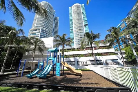 2101 Brickell Miami FL 33131
