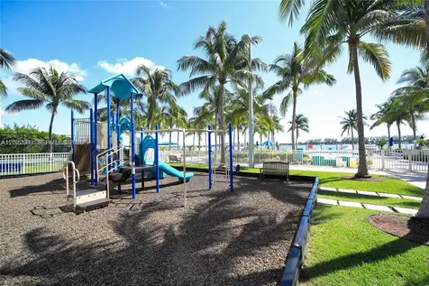 2101 Brickell Miami FL 33131