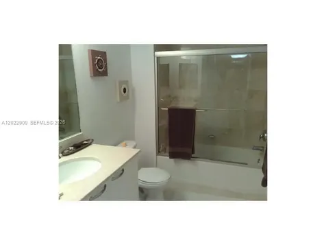 2101 Brickell Miami FL 33131