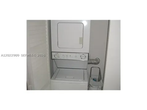 2101 Brickell Miami FL 33131