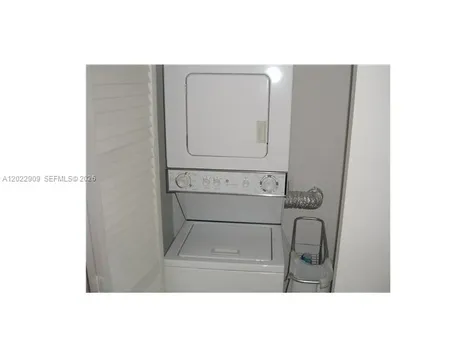 2101 Brickell Miami FL 33131