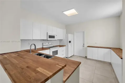3698 San Simeon Circle Weston FL 33331
