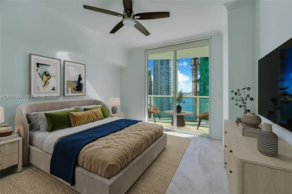 31 SE 5th Street Miami FL 33131