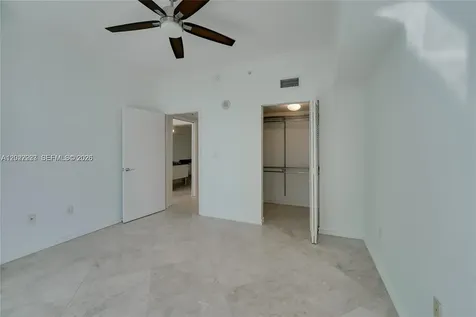 31 SE 5th Street Miami FL 33131