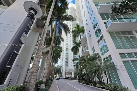 31 SE 5th Street Miami FL 33131