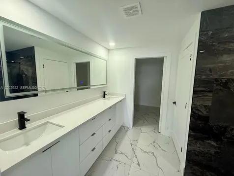 111 E North Shore Avenue Other City - In The State Of Florida FL 33917