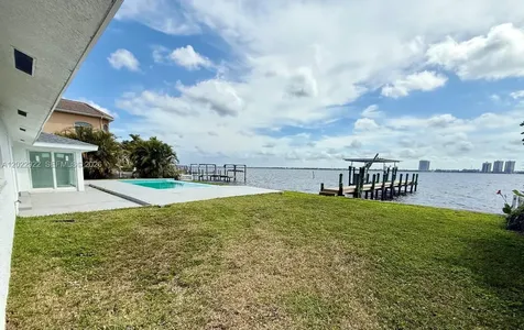 111 E North Shore Avenue Other City - In The State Of Florida FL 33917