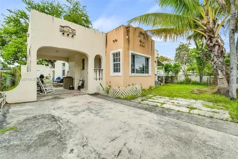 1122 NW 38th Street Miami FL 33127