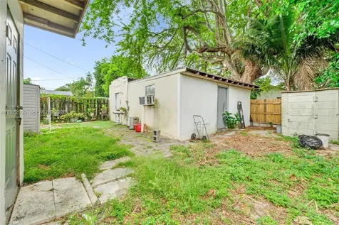 1122 NW 38th Street Miami FL 33127