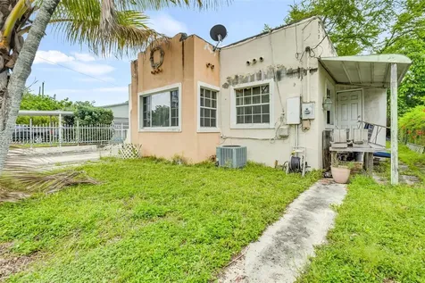 1122 NW 38th Street Miami FL 33127