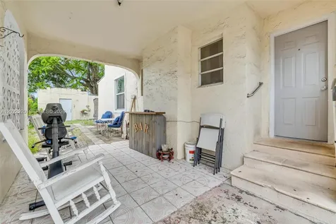 1122 NW 38th Street Miami FL 33127